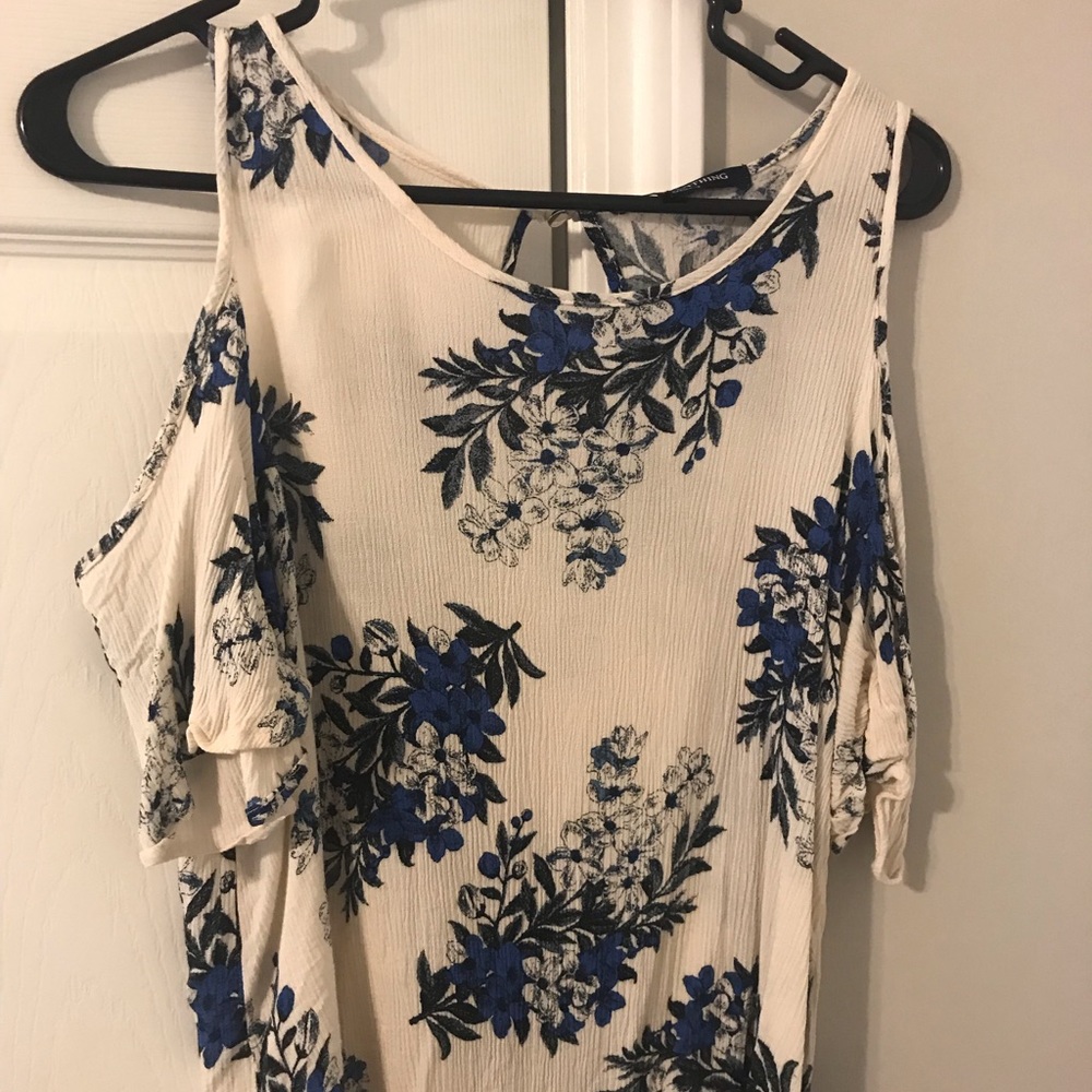 Cold shoulder top